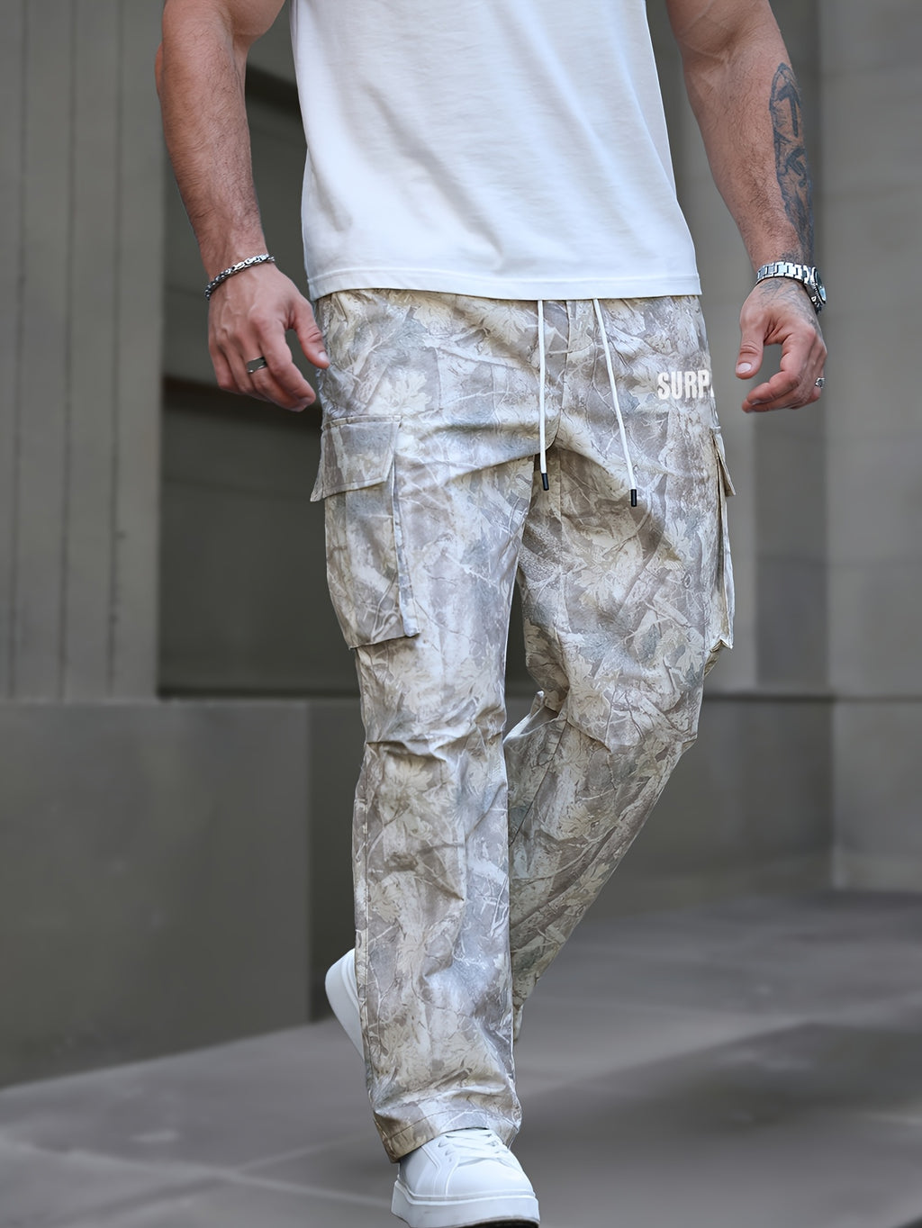 Men’s Straight-Leg Pants with Camouflage Pattern