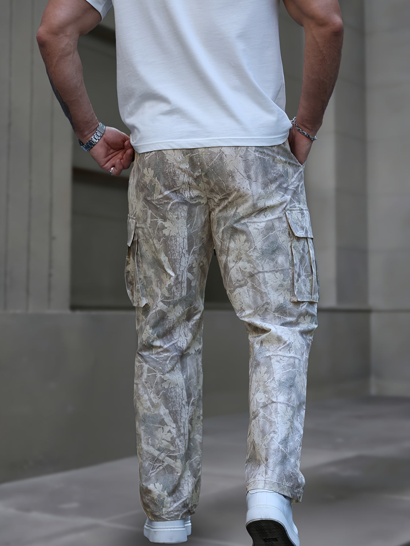 Men’s Straight-Leg Pants with Camouflage Pattern