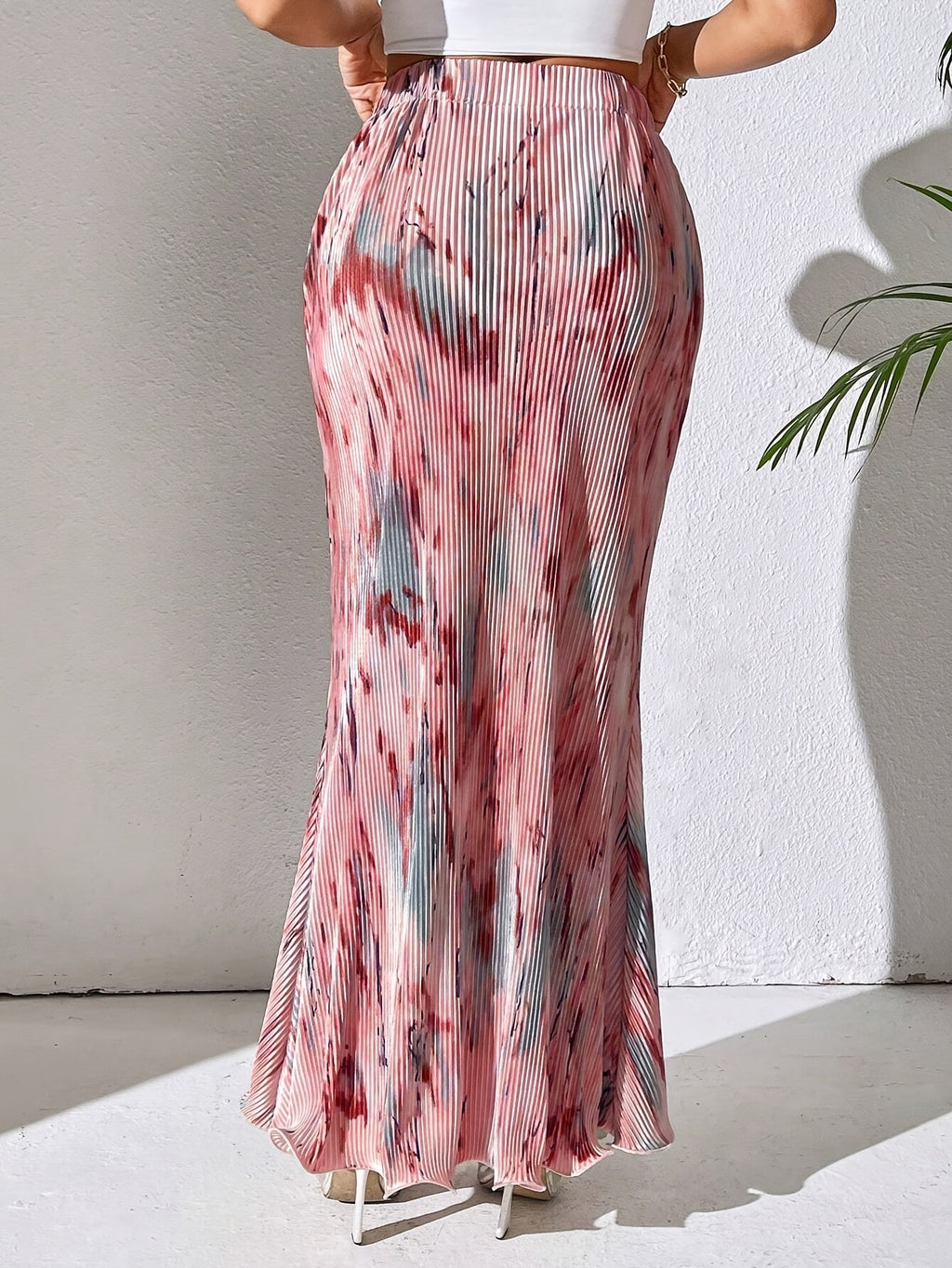 Women’s Pleated Maxi Skirt with Abstract Pattern